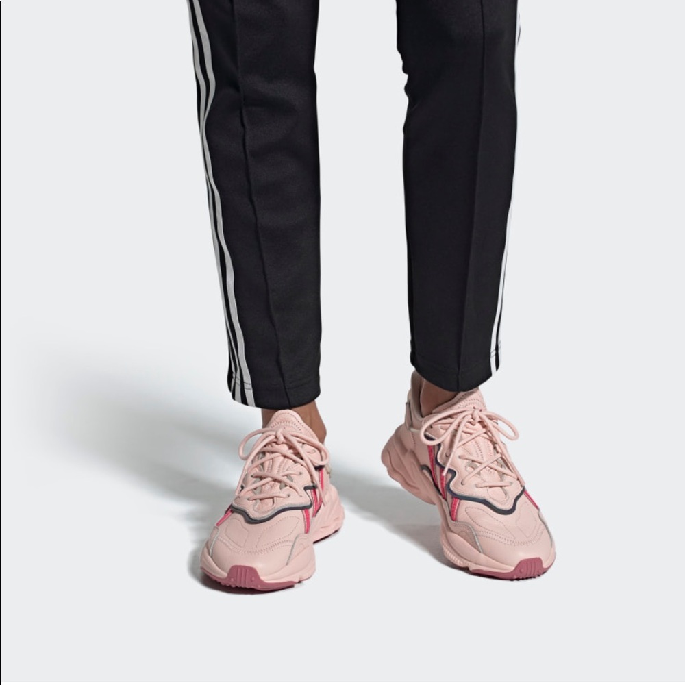 Women’s Adidas Originals OZWEEGO Shoes